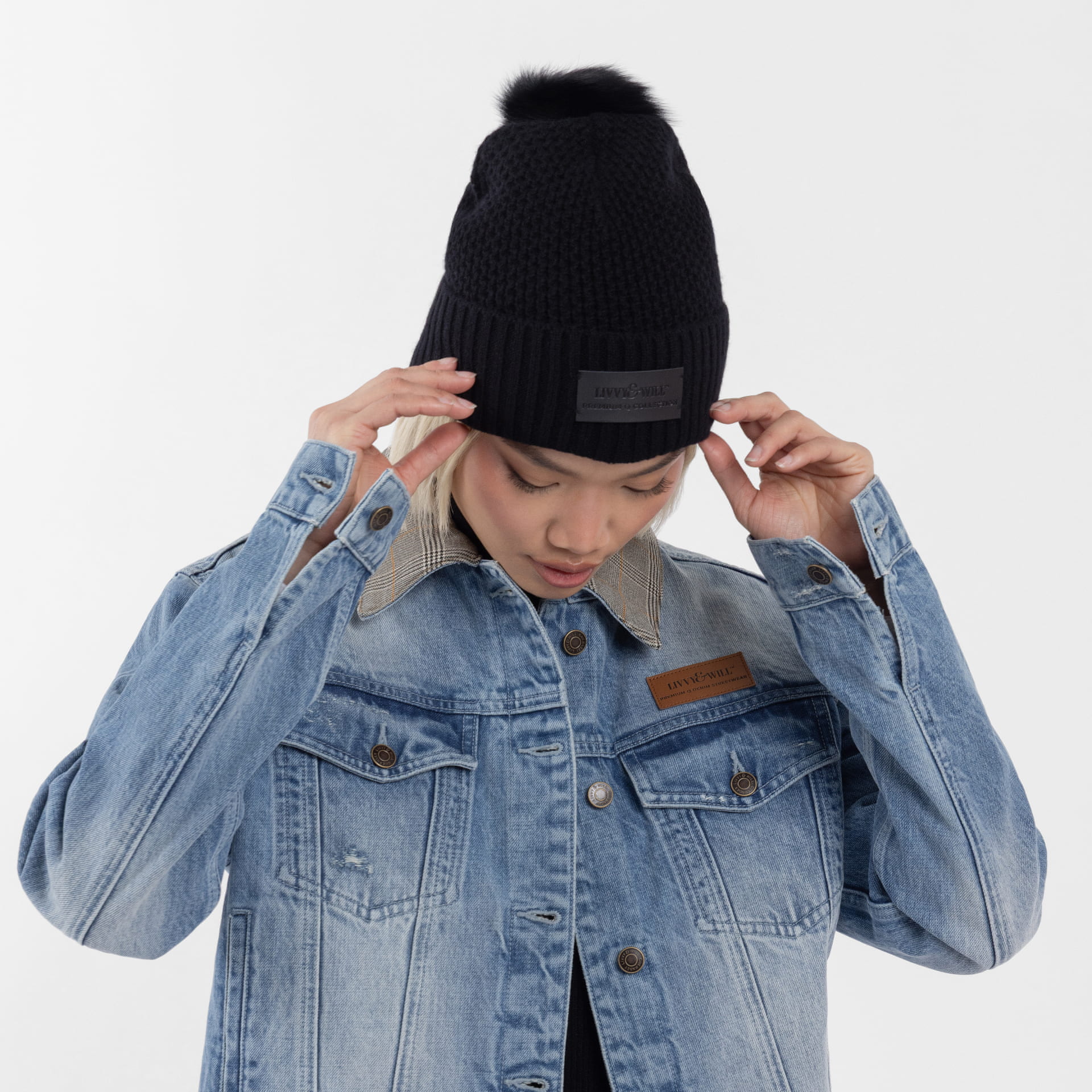 Black 100% Cashmere Beanie with Pom Pom (The Lee Cashmere Collection)