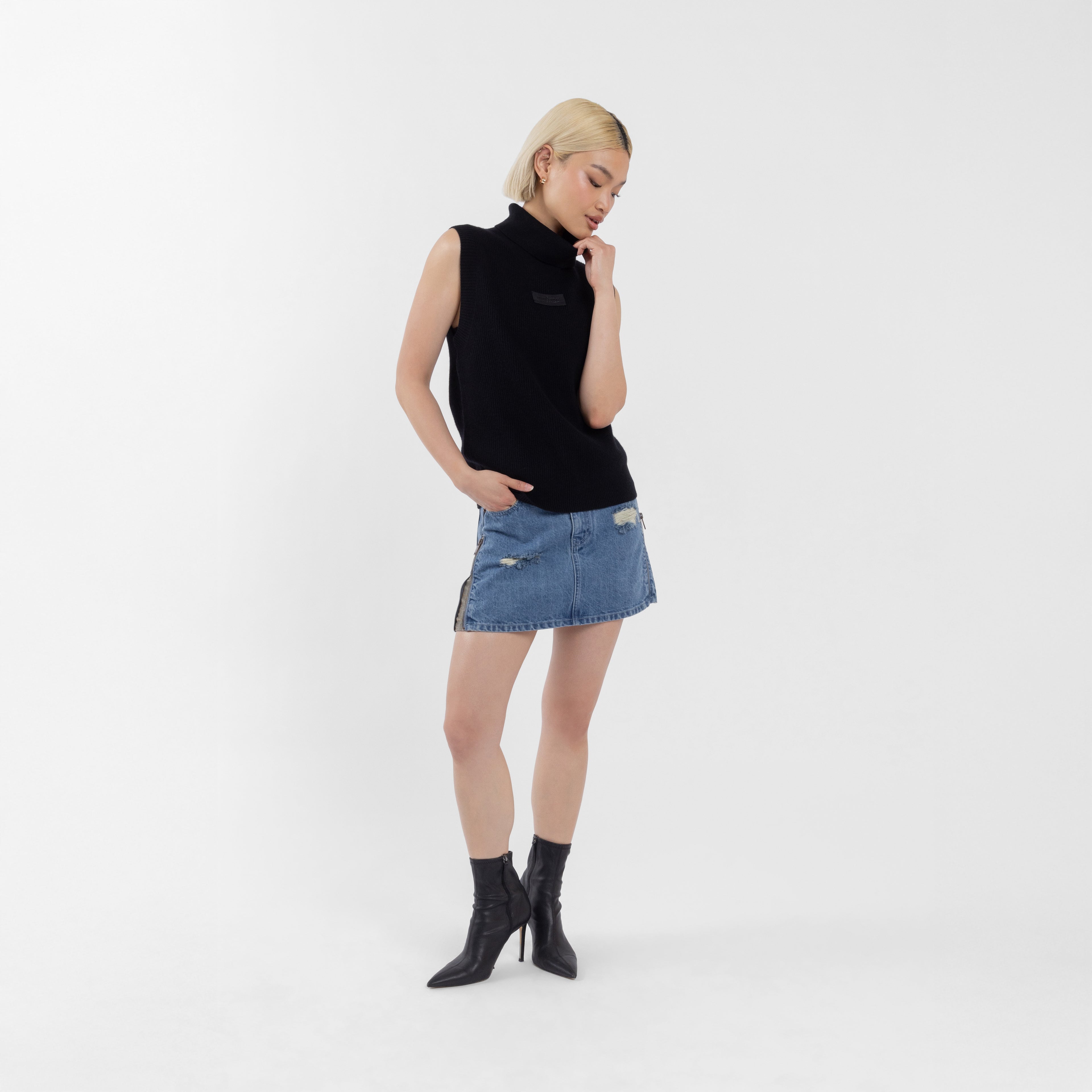 Black 100% Cashmere Sleeveless Polo Neck Ribbed Sweater (The Lee Cashmere Collection)